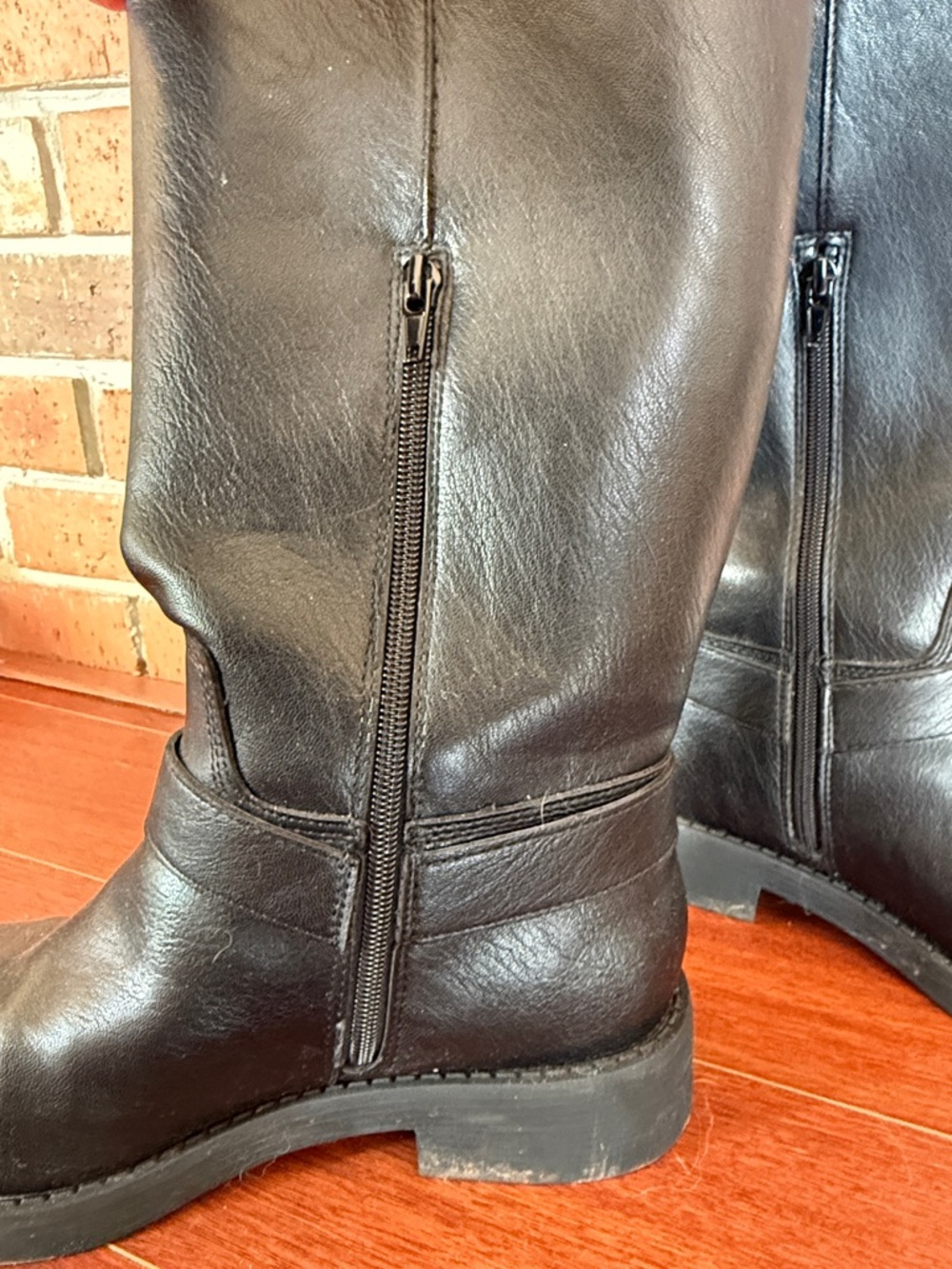 low heel boot - Picture 2 of 3
